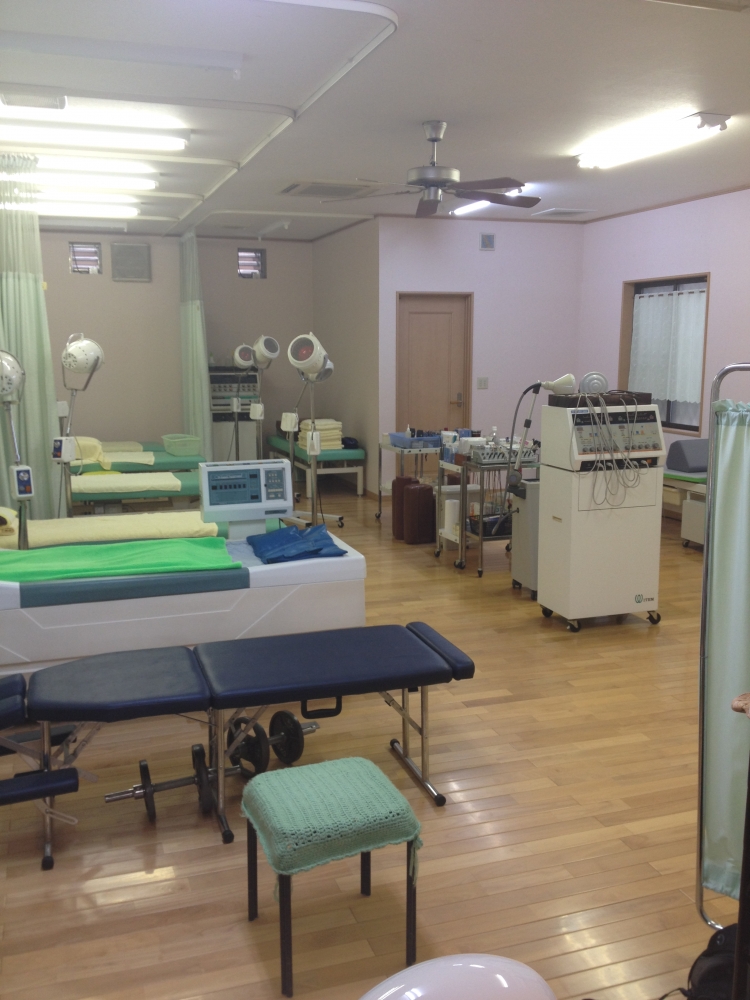 若葉接骨院　施術室